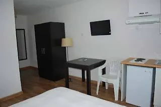 Adonis Florent Aparthotel 3*