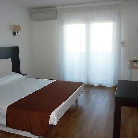 Adonis Florent Aparthotel