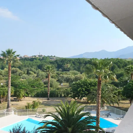 Appart hôtel Adonis Florent 3*