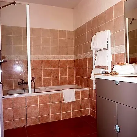Adonis Florent Aparthotel